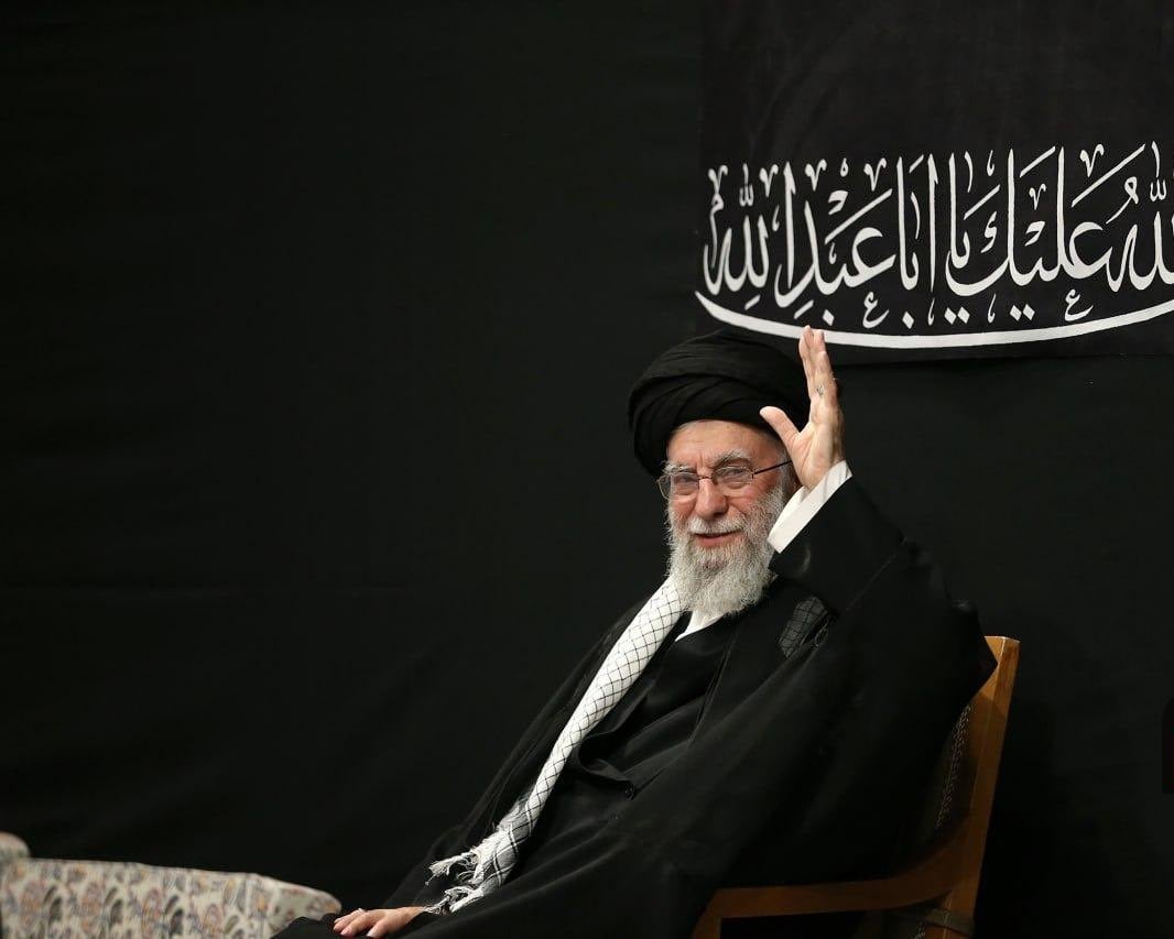 بعد حرب الـ 12 يوم... بالفيديو: أول ظهور علني لخامنئي