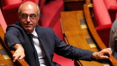انتحار مفاجئ يهزّ فرنسا... العثور على نائب مشنوقًا في منزله