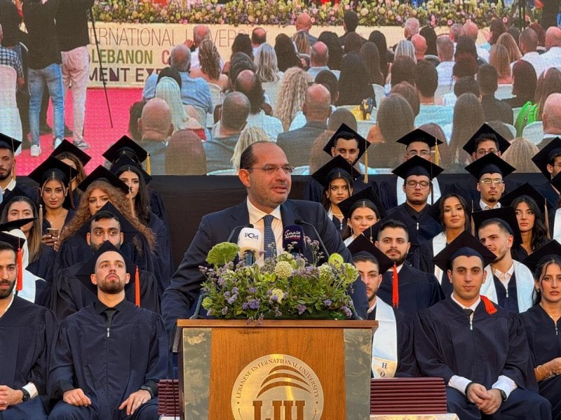 مراد: التمسك بالعروبة وتطبيق الطائف هو الطريق إلى إنقاذ الوطن