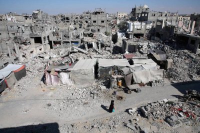 إسرائيل توافق مبدئيًا على تمويل إعمار غزة... وقطر في قلب الخطة