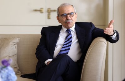 كل الطرق تؤدي إلى رحيل نواف سلام