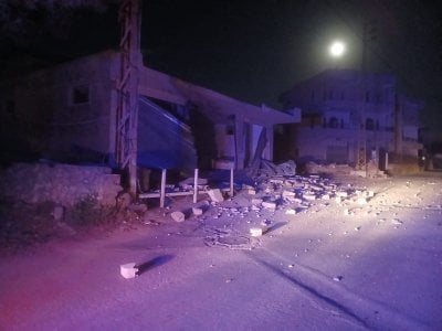 الجيش الإسرائيلي يزعم استهداف مقر عسكري لحزب الله في الجنوب