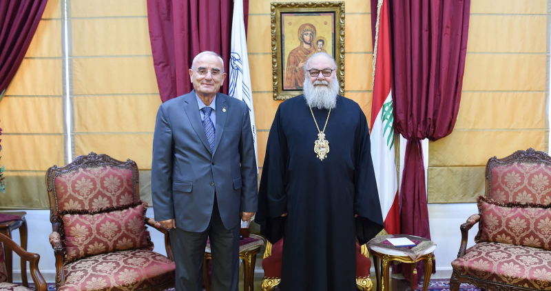 منسى قدّم التعازي لليازجي بشهداء كنيسة دمشق(صورة)


