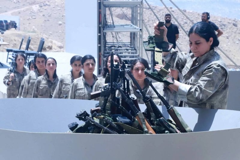 العراق يعتبر بدء تسليم السلاح من الحزب الكردي "تطورًا مهمًا"!