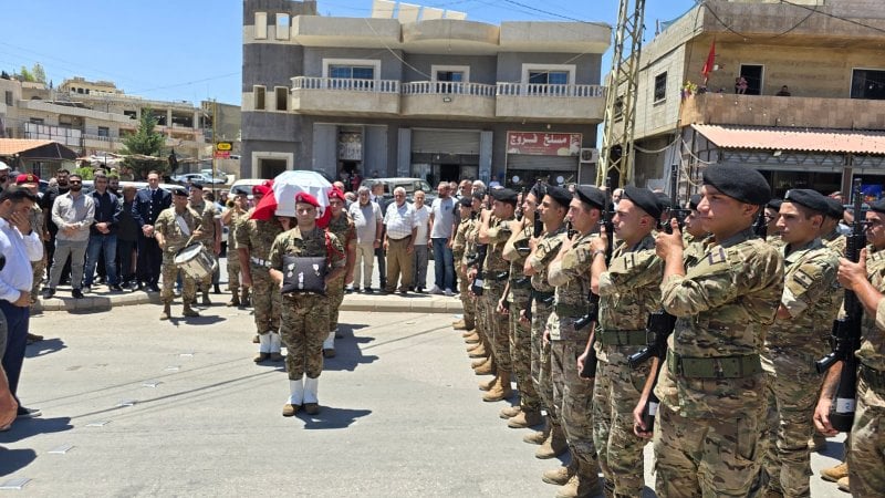 "الجيش" يودع العميد بشير طليس وسط حضور رسمي واسع

