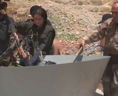 لحظة تاريخية… بالفيديو: مقاتلو حزب العمال الكردستاني 