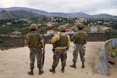 بشأن دخول مسلحين إلى لبنان... 