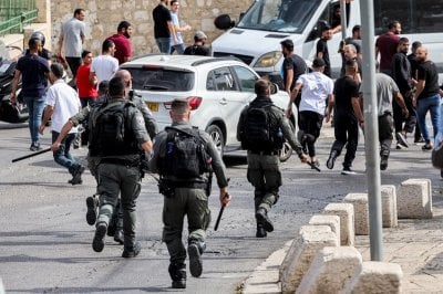 فلسطيني وأميركي يُقتلان بهجوم مستوطنين في الضفة



