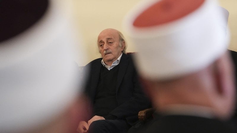 حادثة مريبة في كليمنصو... رسالة مشفرة إلى جنبلاط؟
