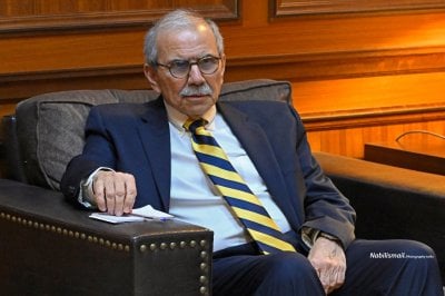 اتصالٌ بين سلام وأبي المنى: رفض الفتنة والتأجيج الداخلي!