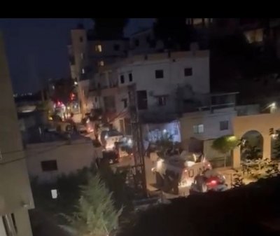 أهالي عين بعال يعترضون آليات لليونيفيل دخلت البلدة بالخطأ (صور)
