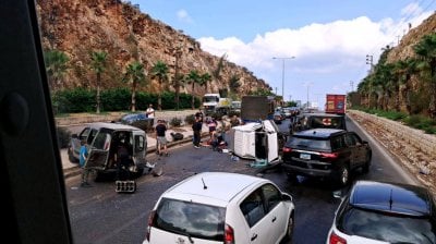 حادث مأساوي على أوتوستراد جونية... شاب يُفارق الحياة بشكل مروّع! (صور)
