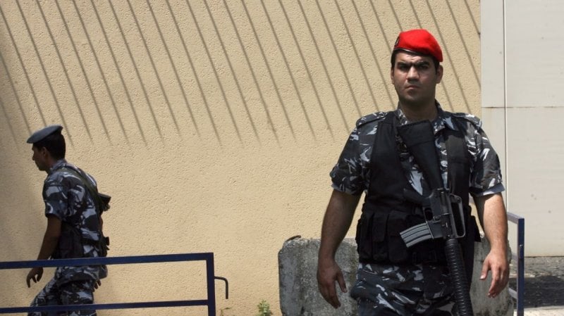 داخل معمل باطون... توقيف أحد السجناء الفارين من سجن النبطية داخل معمل باطون... توقيف أحد السجناء الفارين من سجن النبطية