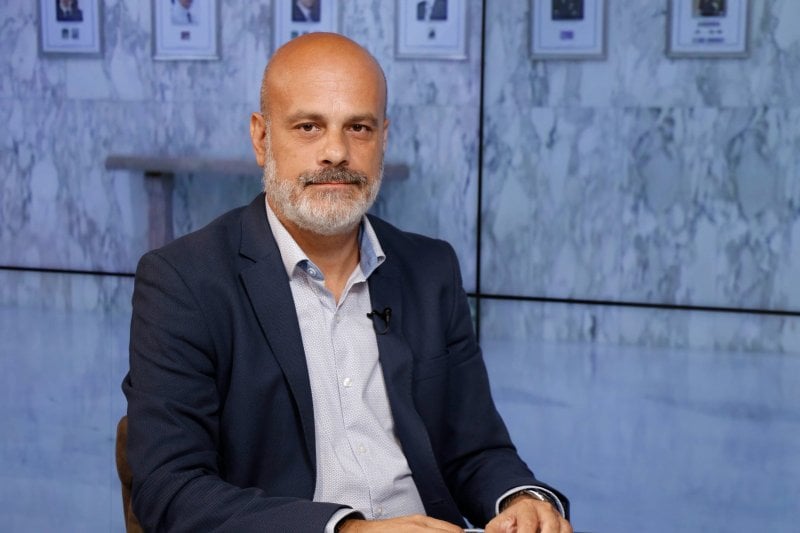 أحمد الشرع تجاوز الخطوط والوضع السوري مخيف.. وليد الأشقر يهاجم السلاح ويفتح ملف الكازينو