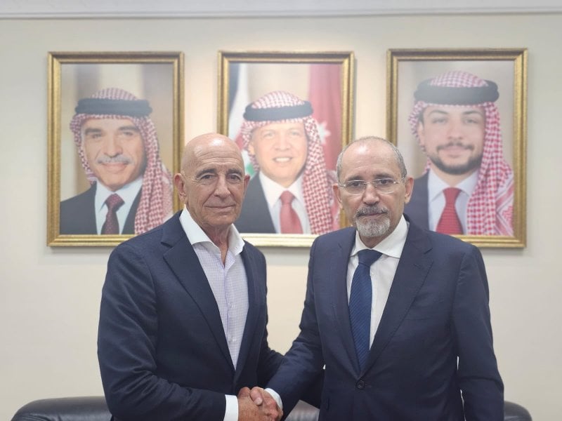"لوقف إطلاق النار في السويداء"... الصفدي يجري مباحثات مع بارك (صورة)

