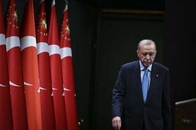 اردوغان في اتصال مع الشرع: لا بد من وقف النار فورًا
