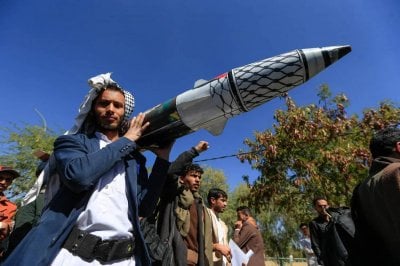 الحوثيون يردّون على طريقتهم... وإسرائيل تنجح في الإعتراض