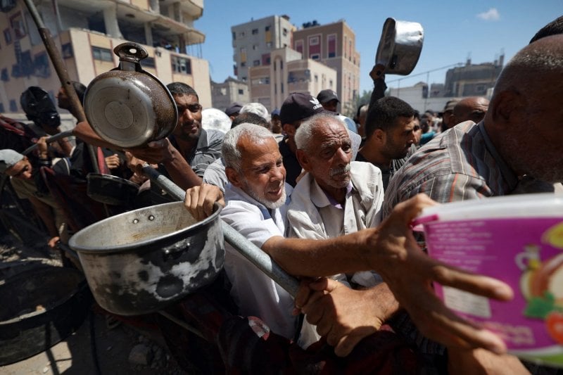 بسبب إستخدام الغذاء سلاحًا ضد الفلسطينيين... 28 دولة تدين إسرائيل 