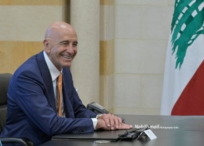 باراك في بيروت... وموعد لقائه مع عون تغيّر!
