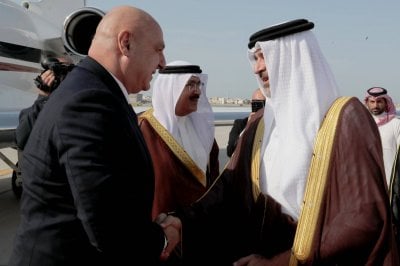 عون من البحرين: نبحث عن شراكات لا مساعدات ظرفية

