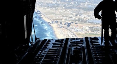 إسرائيل تبحث مع 3 دول إقليمية خطة إنزال جوي لمساعدات غزة
