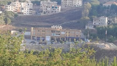 مسيّرة إسرائيلية تستهدف سيارة قرب مستشفى تبنين الحكومي (صورة)

