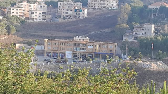 مسيّرة إسرائيلية تستهدف سيارة قرب مستشفى تبنين الحكومي (صورة)

