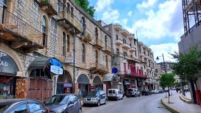 عاليه تُقفل محالها... مشهد تضامني 