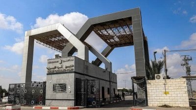 عبر معبر رفح... غارة إسرائيلية تقتل مسؤول تهريب الأسلحة 

