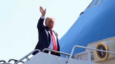 ترامب في اسكتلندا... بين ملعب الغولف والاحتجاجات الصاخبة