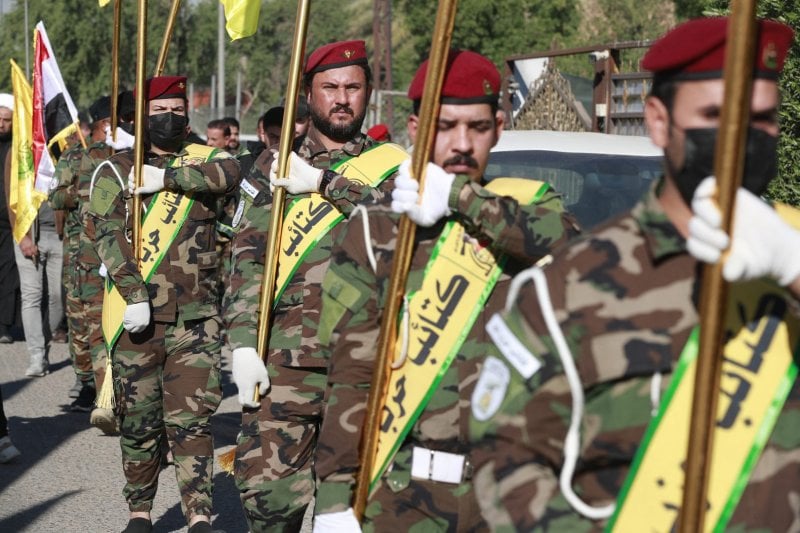 مسؤول أمني بكتائب حزب الله يُلوّح بالتصعيد: صبرنا على وجود الأميركيين ينفد!