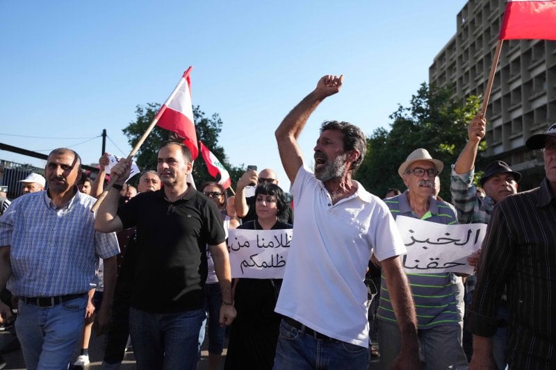 لتثبيت الحقوق وتصحيح الأجور... مذكرة من موظفي القطاع العام لسلام