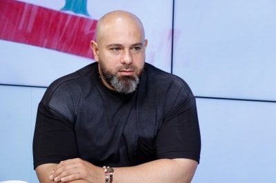 حسين خريس يكشف تفاصيل اللقاء الأخطر له مع رئيس اليهود في لبنان وخطة مسح الحزب بأسبوعين: معلومات خطيرة جداً!