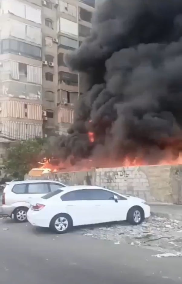 النيران تشتعل في الطريق الجديدة... ومطالبة عاجلة بتدخل الدفاع المدني (فيديو)

