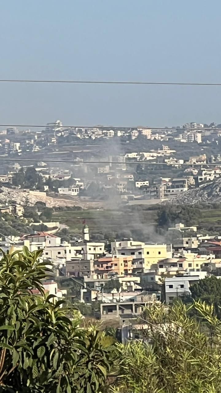بالصورة: غارة اسرائيلية تستهدف بلدة دبعال