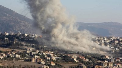 تحليق إسرائيلي مكثّف... وتفجير مبنى ليلاً  في كفركلا
