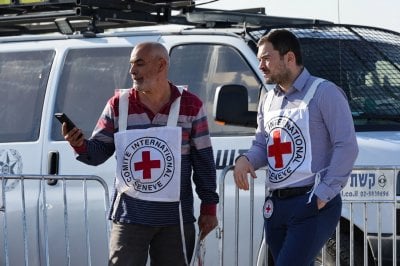 الصليب الأحمر: إسرائيل تفرج عن 7 أسرى فلسطينيين من غزة