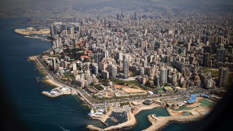 بيروت في مهبّ الضغوط... هل يفتح ملف السلاح باب الانفجار؟