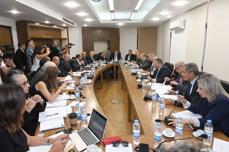 بعد 6 سنوات من المطالبة… كنعان يفرض قانون استرداد الودائع على طاولة الجميع
