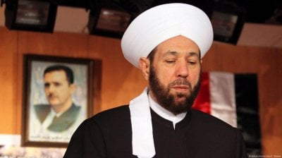 بينهم المفتي السابق... إحالة 4 مسؤولين من عهد الأسد للتحقيق!