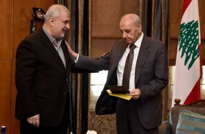 بري أمام الخيار الصعب… الدولة أم الدويلة
