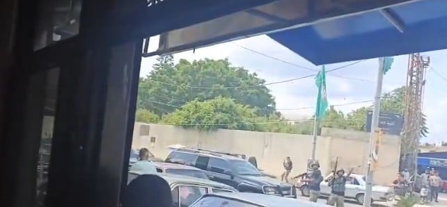  خلال مداهمة محل تبغ... إطلاق نار على دورية للجمارك في البص – صور(فيديو)
