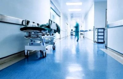 سجين متهم بالقتل يفر من مستشفى... على صحّة الدولة وحراساتها!
