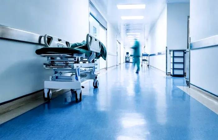 سجين متهم بالقتل يفر من مستشفى... على صحّة الدولة وحراساتها!
