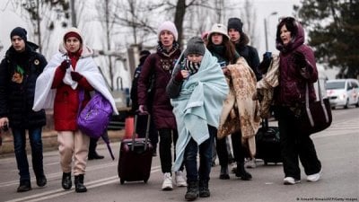 أوكرانيا تترك 90 مرحّلاً عالقين في 