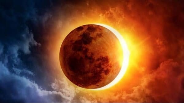 كسوف الشمس يجتاح مواقع التواصل… والحقيقة مؤجلة!