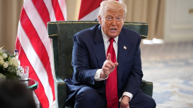 وثائق إبستين… تقرير يكشف إخفاء اسم ترامب من قبل "FBI"
