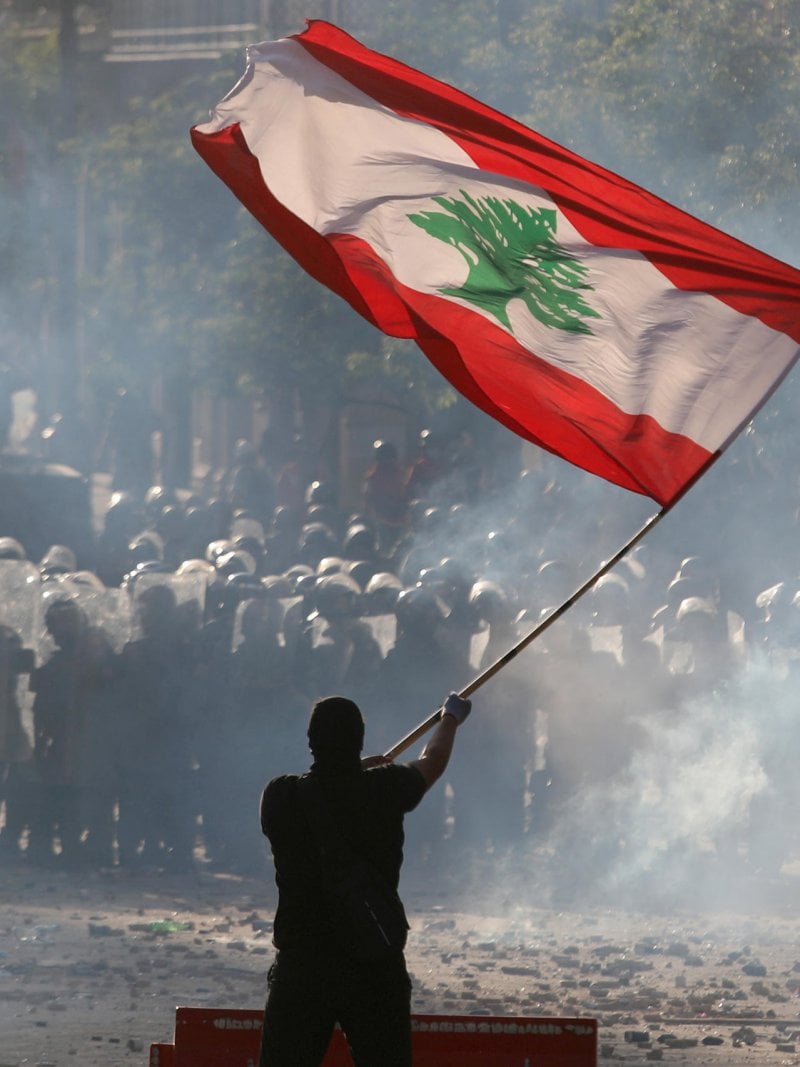  "هدية" الحكومة تفتح باب الفوضى... والسلم الأهلي على المحك!