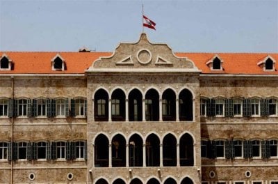 جلسة الحكومة اليوم... الأزمة خطيرة لكن الانهيار ليس أمراً محتوماً
