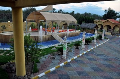 إشكال في صور يتطور إلى طعن 3 ضباط… و